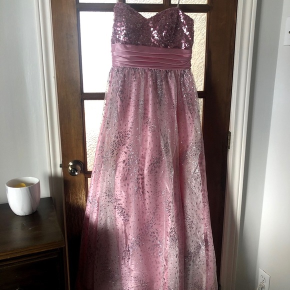 Prom dress size medium - Picture 2 of 5